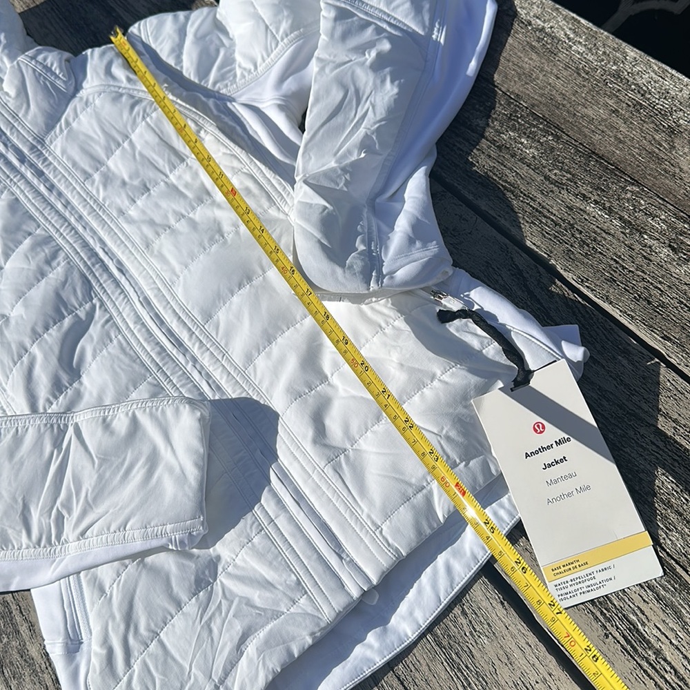 Lululemon Another Mile Jacket White size 6 NWT $228 - Picture 3 of 8
